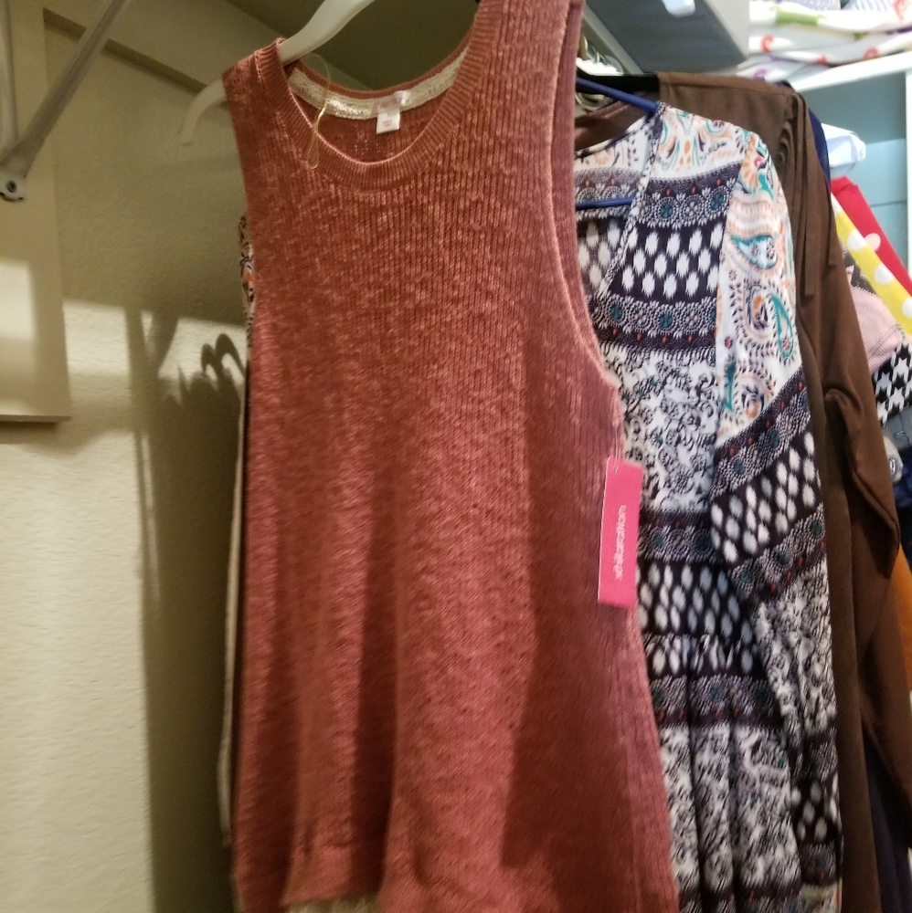 NWT Xhilaration Sleeveless sweater